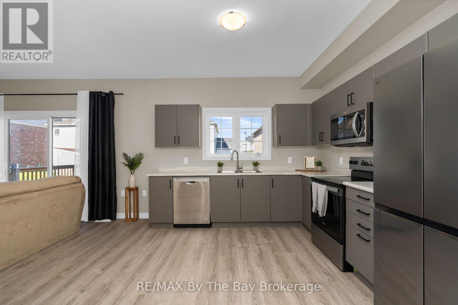 214 Cubitt Street Property Photo 8