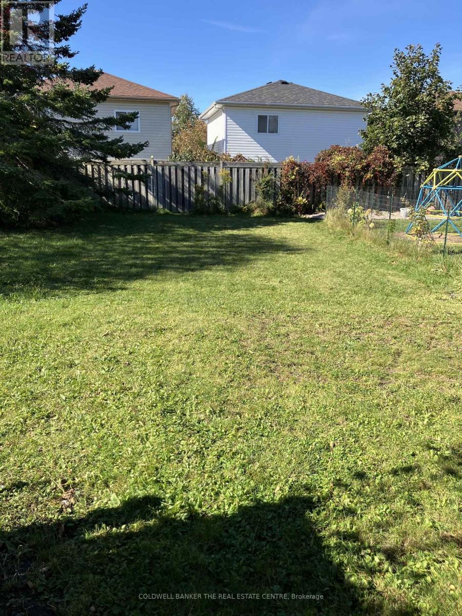 141 Black Cherry Crescent Property Photo 12