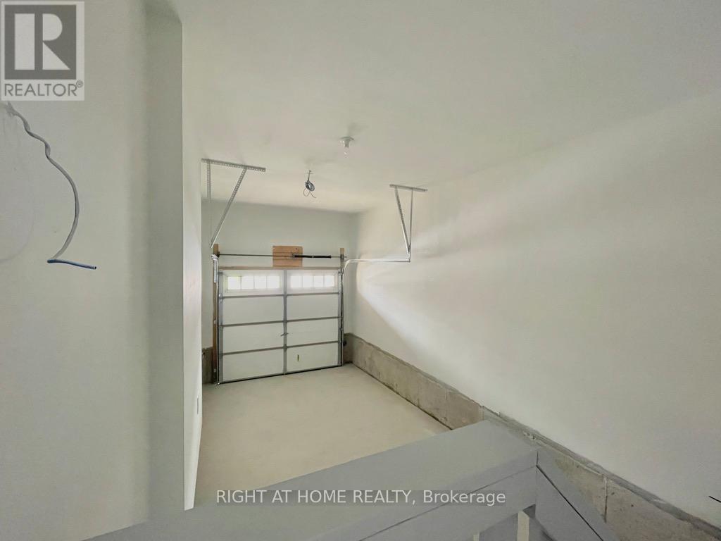 63 Phoenix Boulevard Property Photo 19