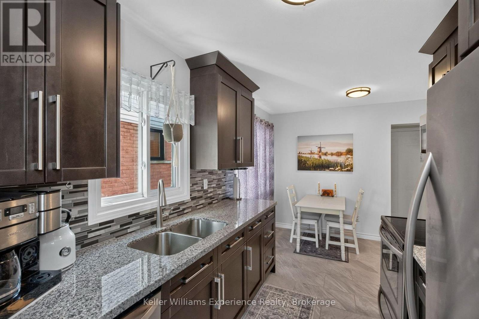 13 Lindsay Court Property Photo 9