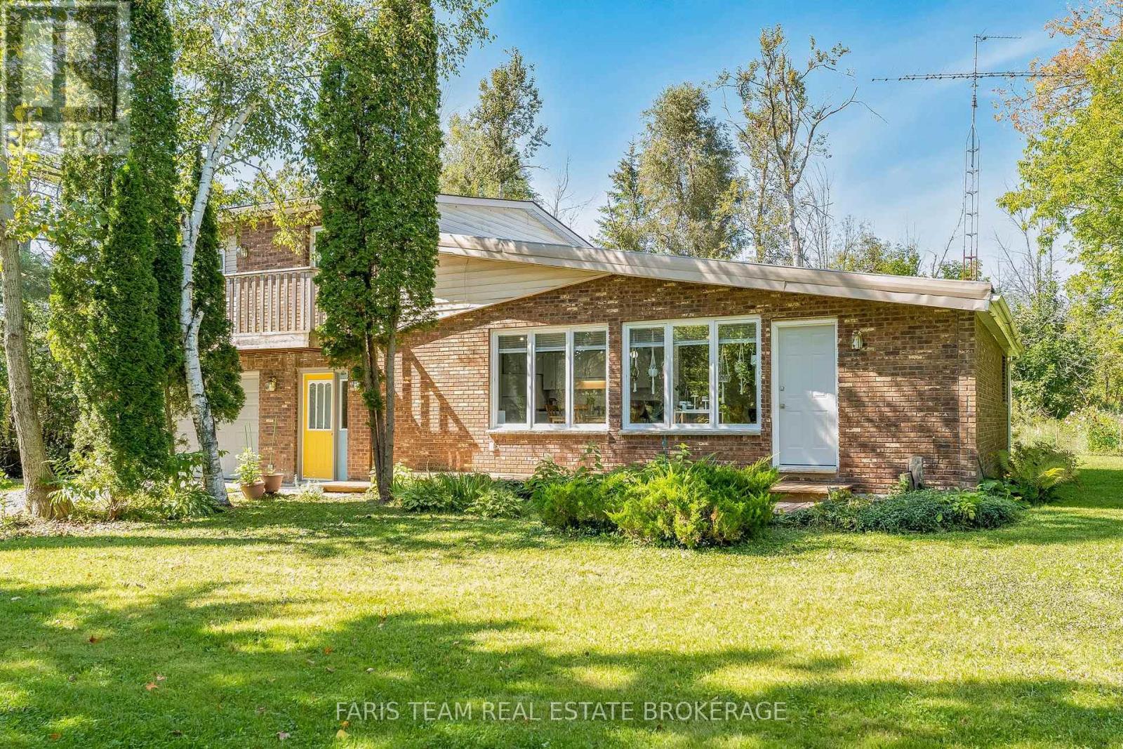 224 Lakeshore Road W Property Photo 3