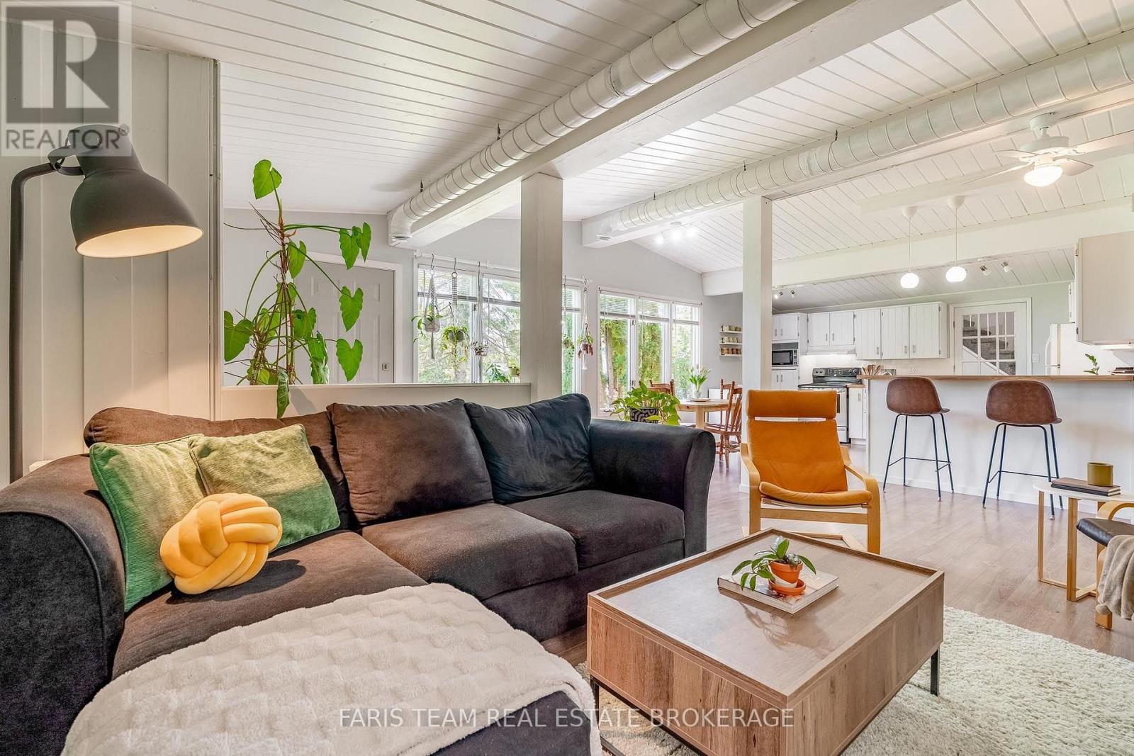 224 Lakeshore Road W Property Photo 12