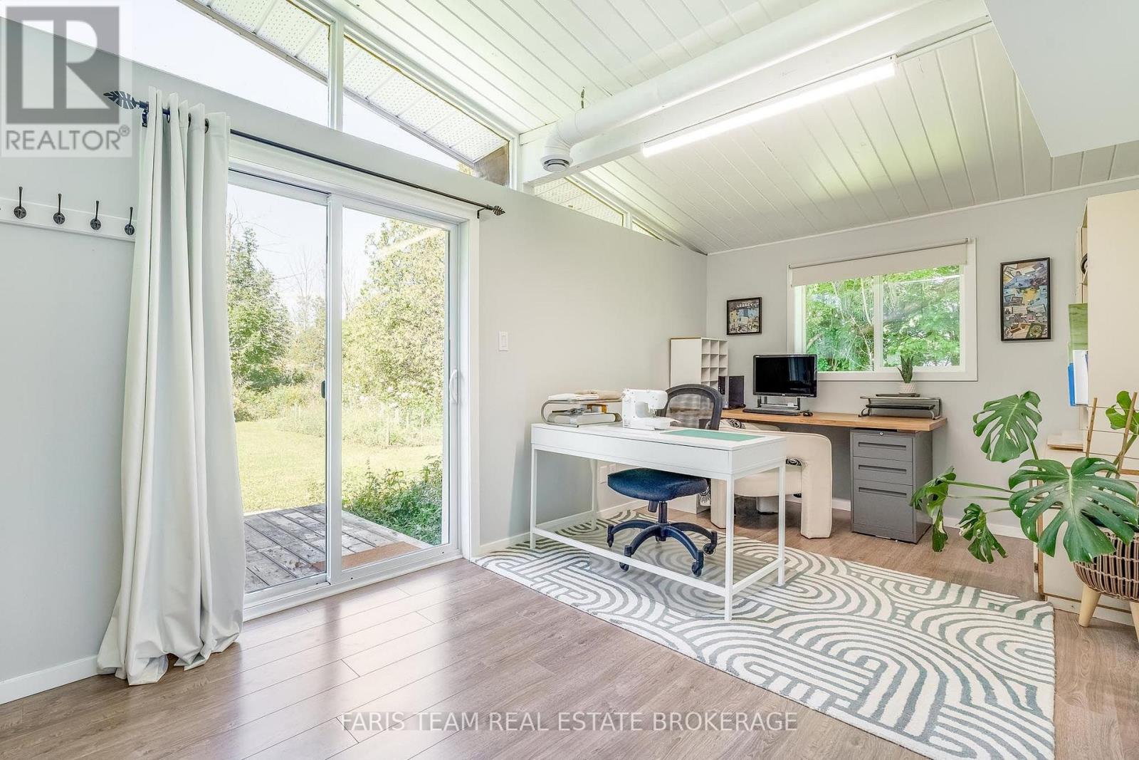 224 Lakeshore Road W Property Photo 14