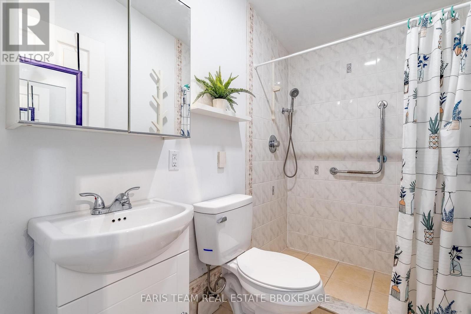 224 Lakeshore Road W Property Photo 15
