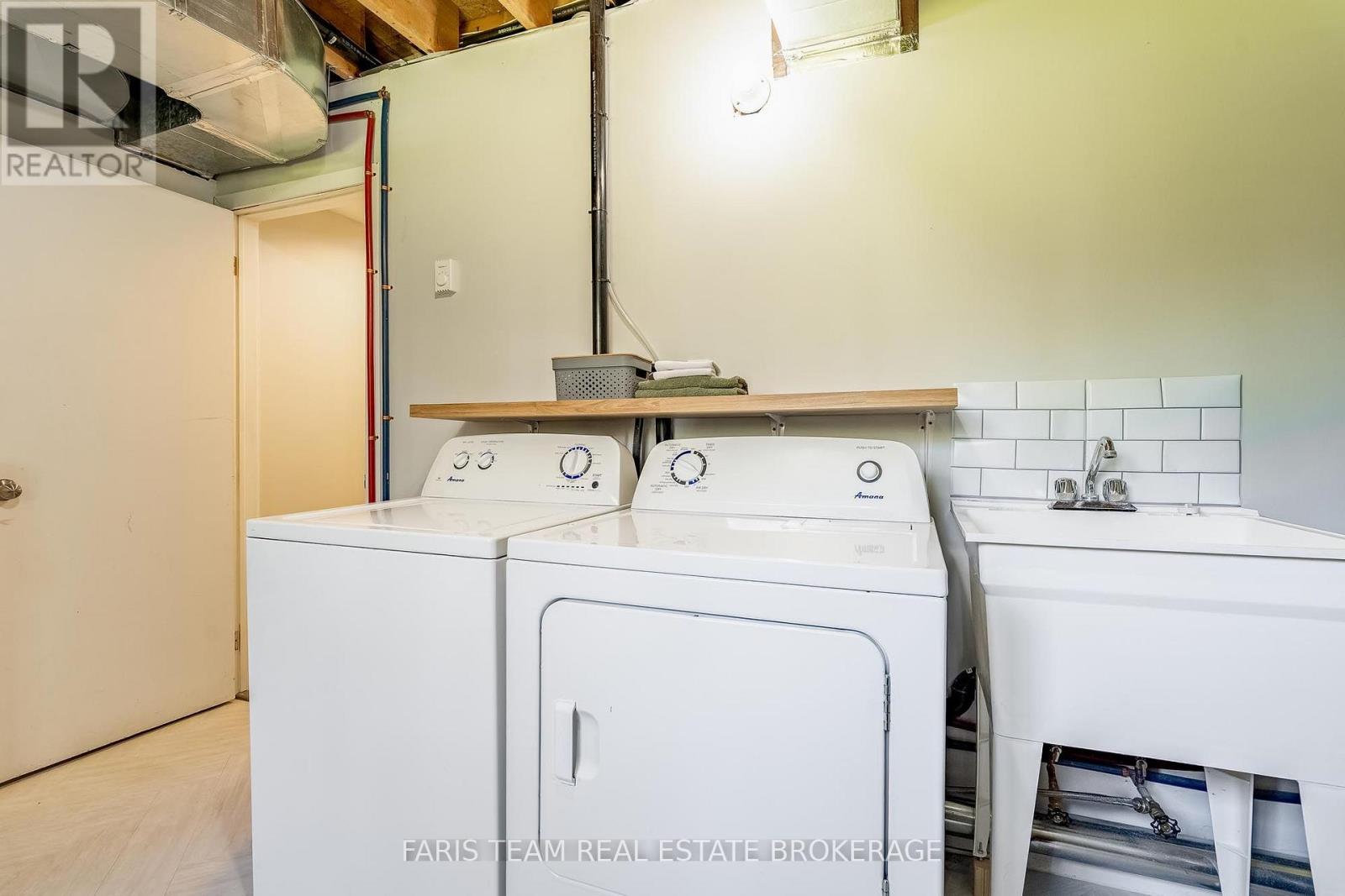 224 Lakeshore Road W Property Photo 16