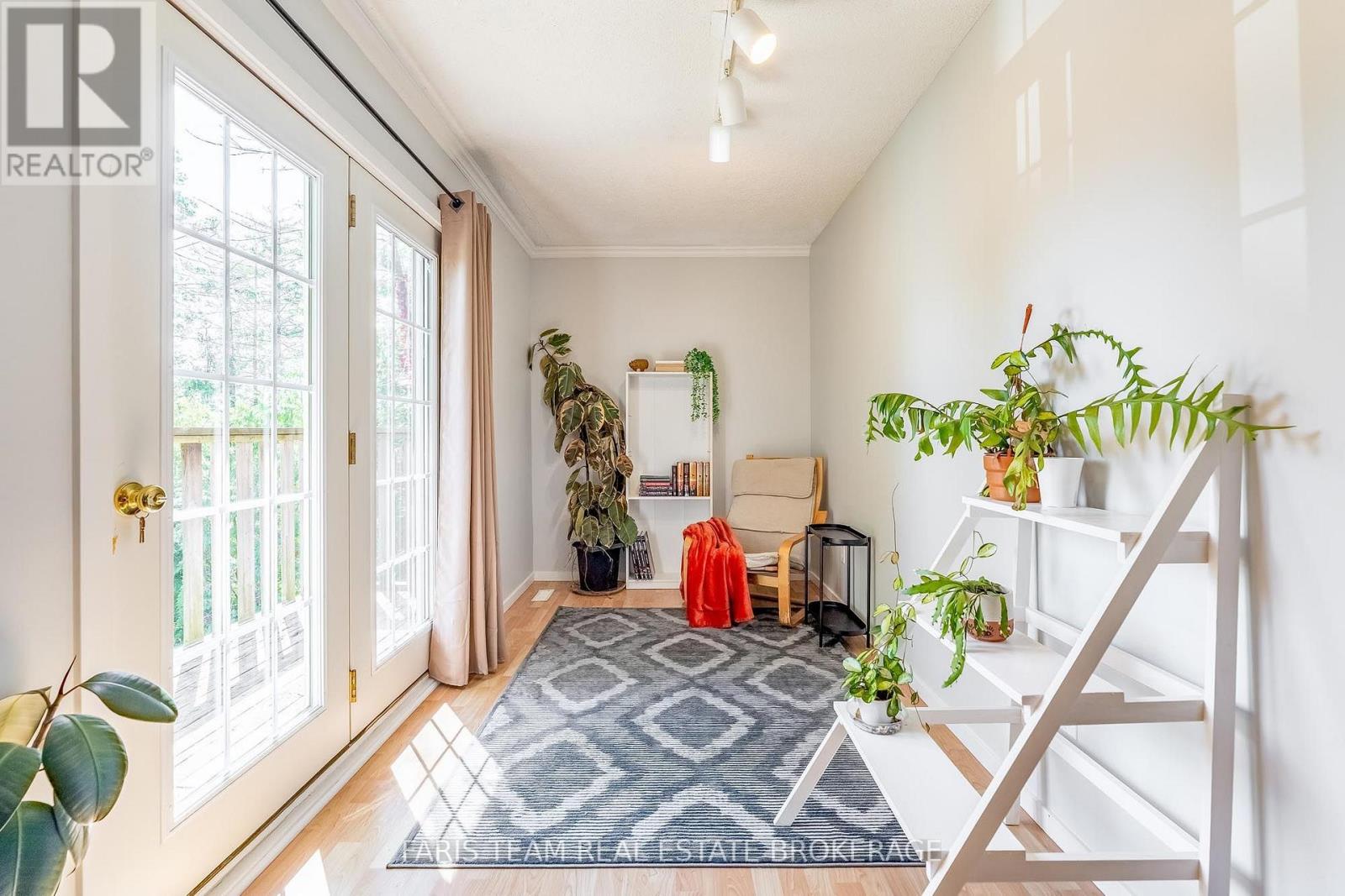 224 Lakeshore Road W Property Photo 17