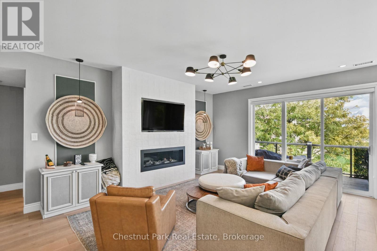 658 Johnston Park Avenue Property Photo 8