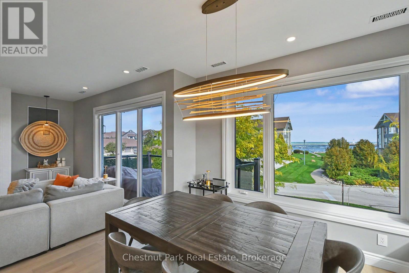 658 Johnston Park Avenue Property Photo 14