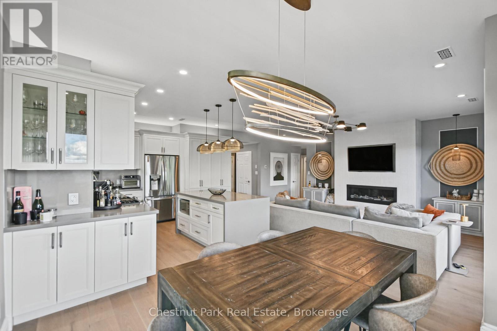 658 Johnston Park Avenue Property Photo 15