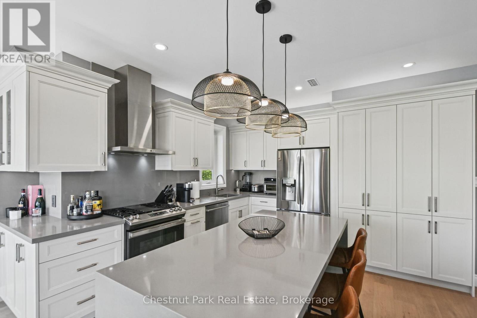 658 Johnston Park Avenue Property Photo 19