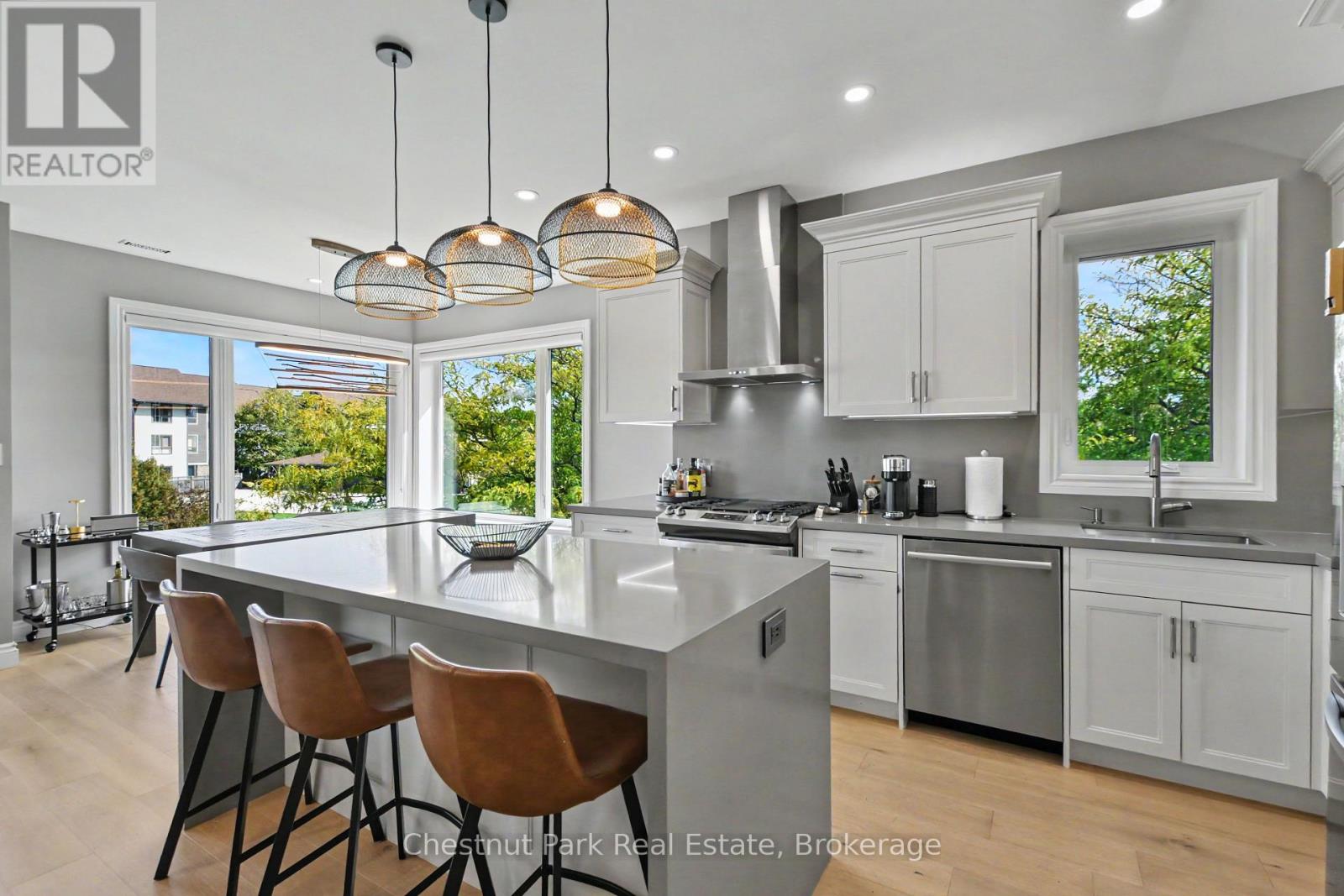 658 Johnston Park Avenue Property Photo 20