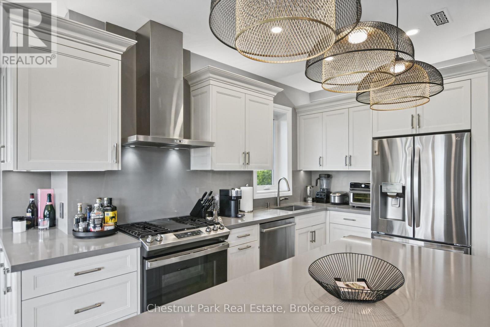 658 Johnston Park Avenue Property Photo 22