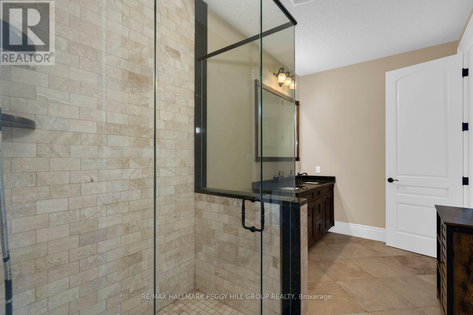 31 Loftus Road Property Photo 21