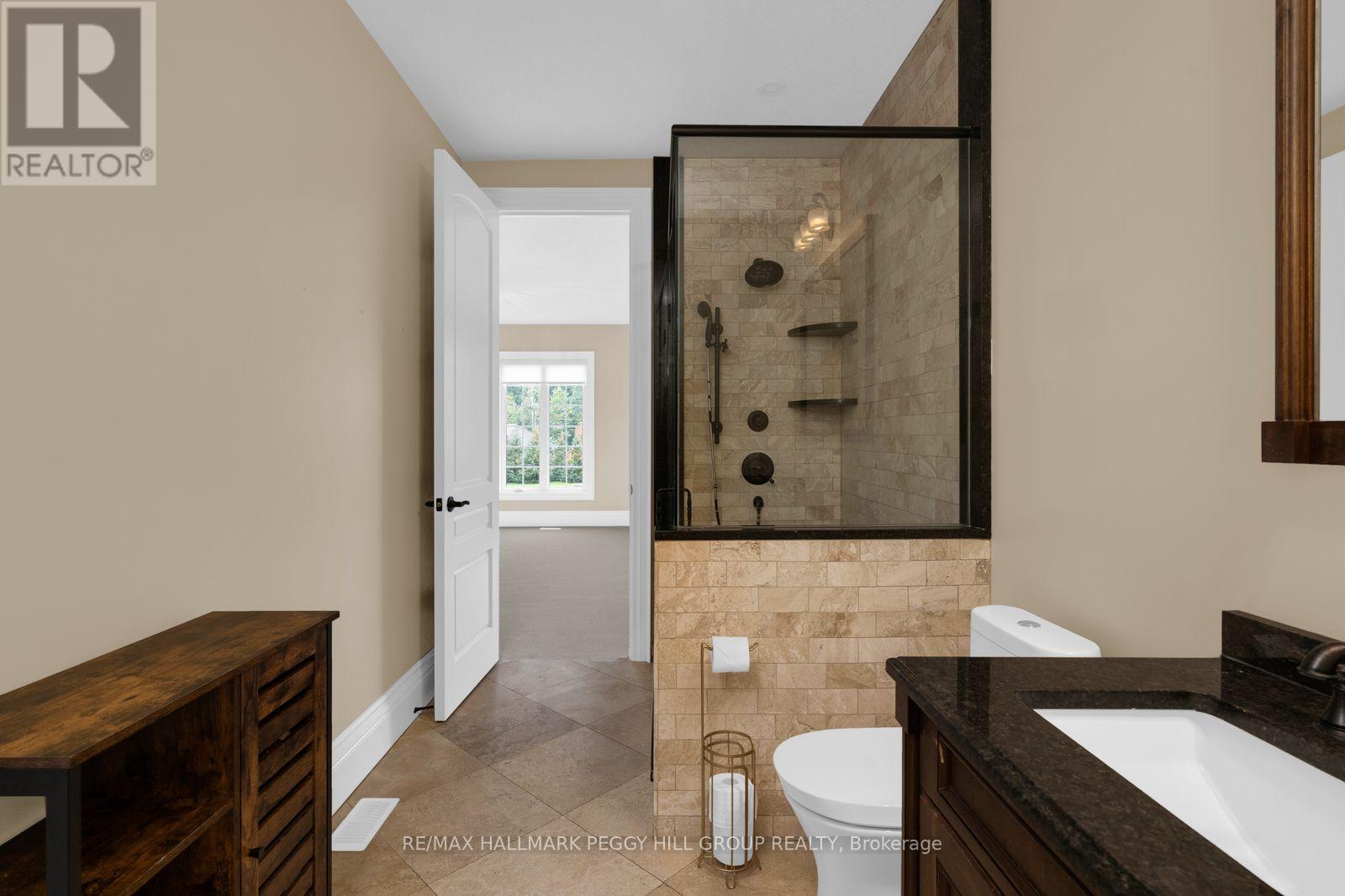 31 Loftus Road Property Photo 22