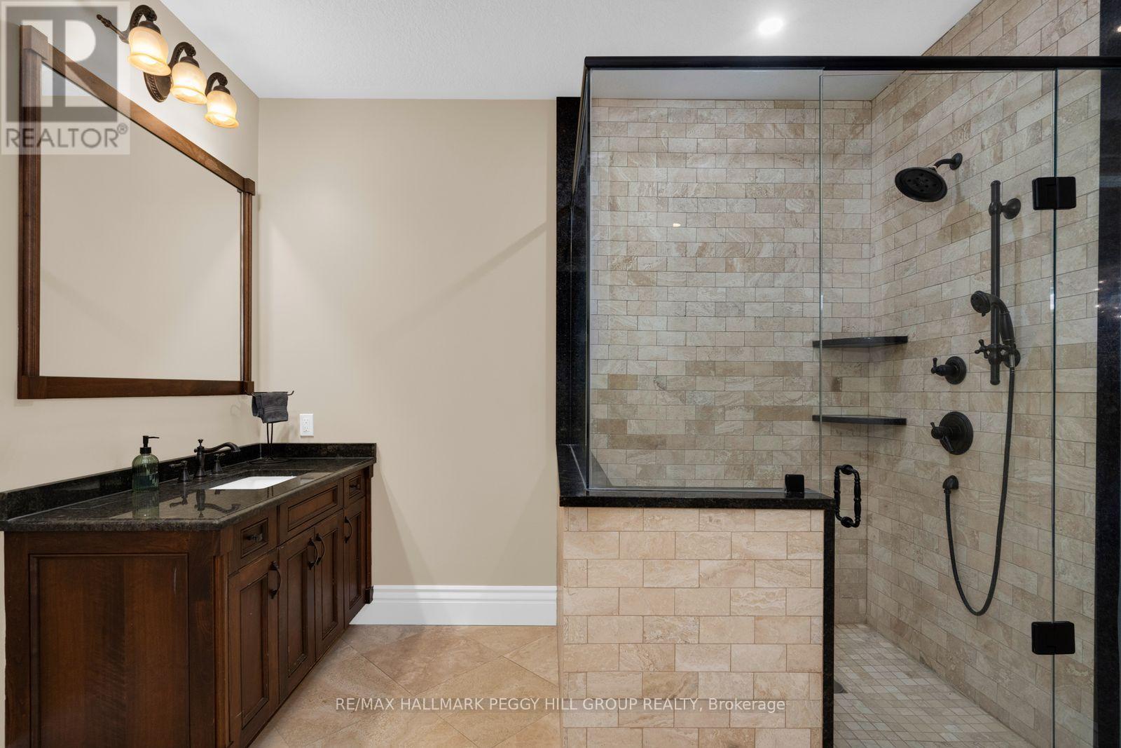 31 Loftus Road Property Photo 28