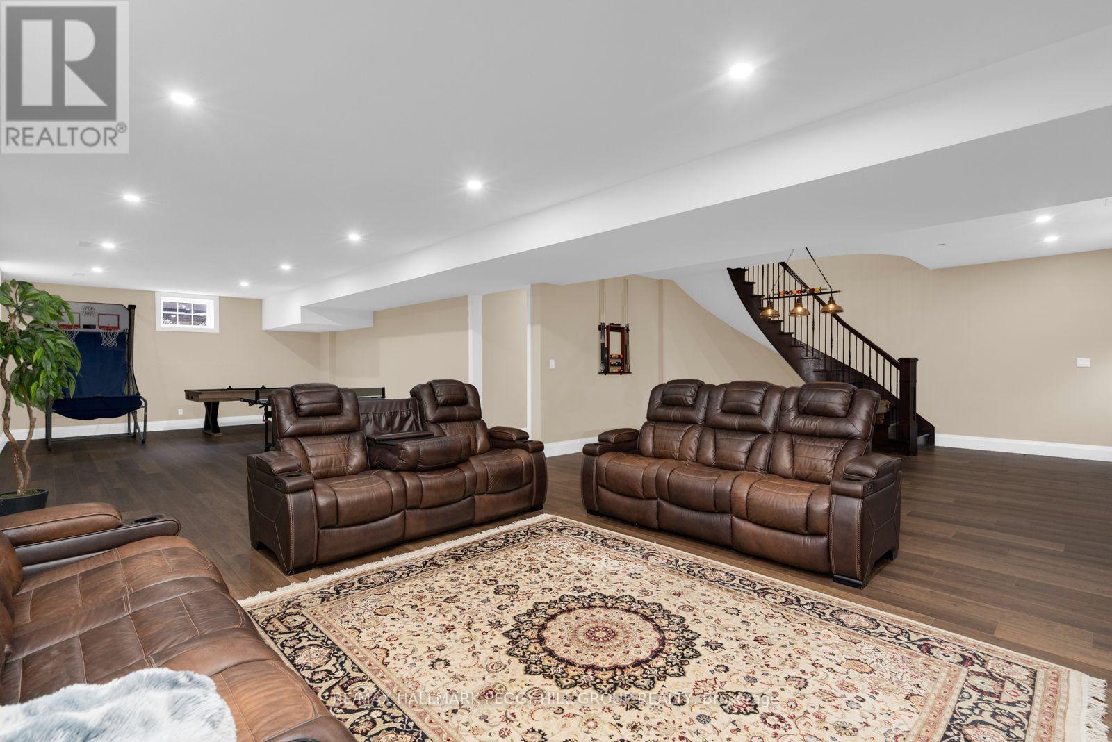 31 Loftus Road Property Photo 30