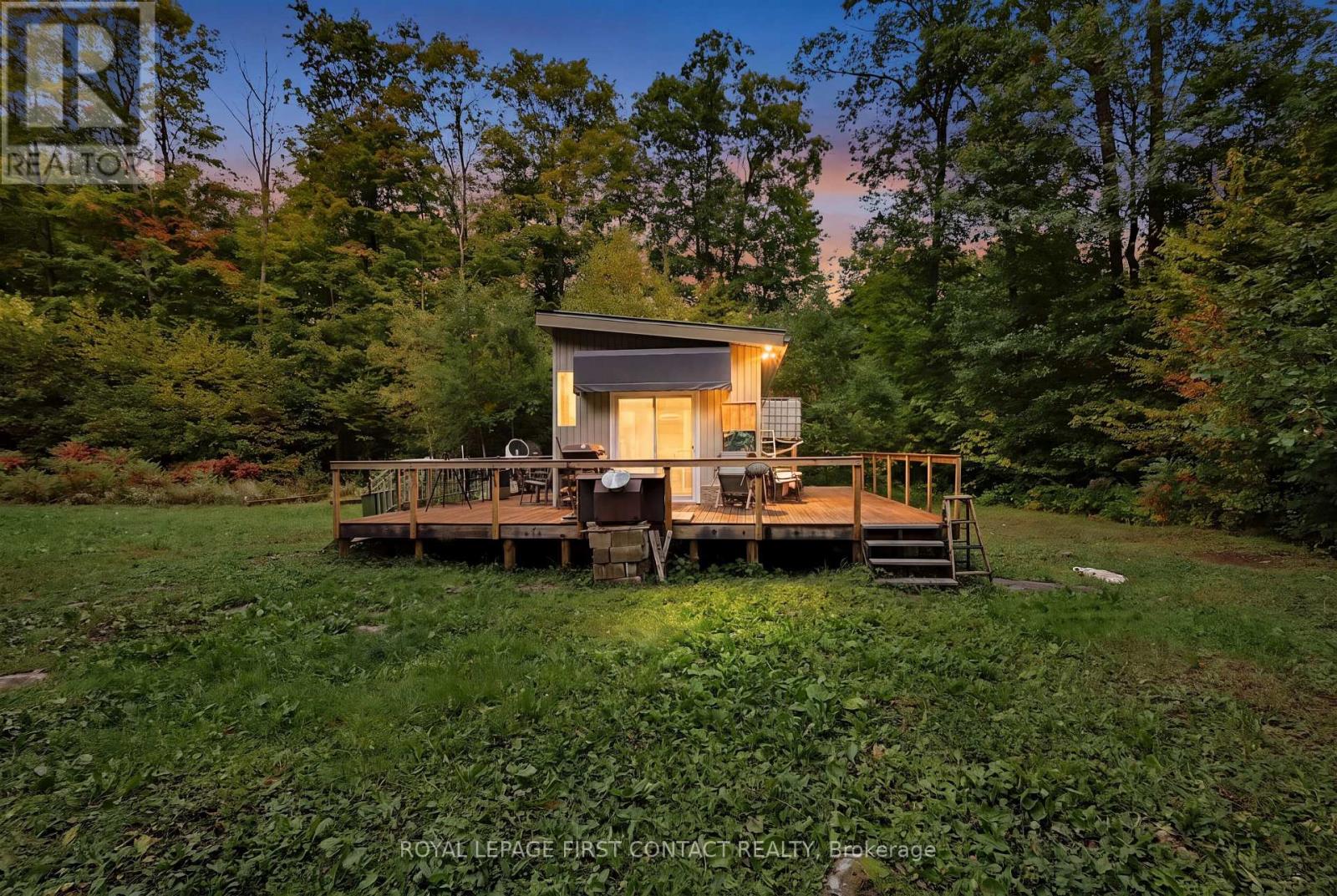2442 Champlain Road Property Photo 8