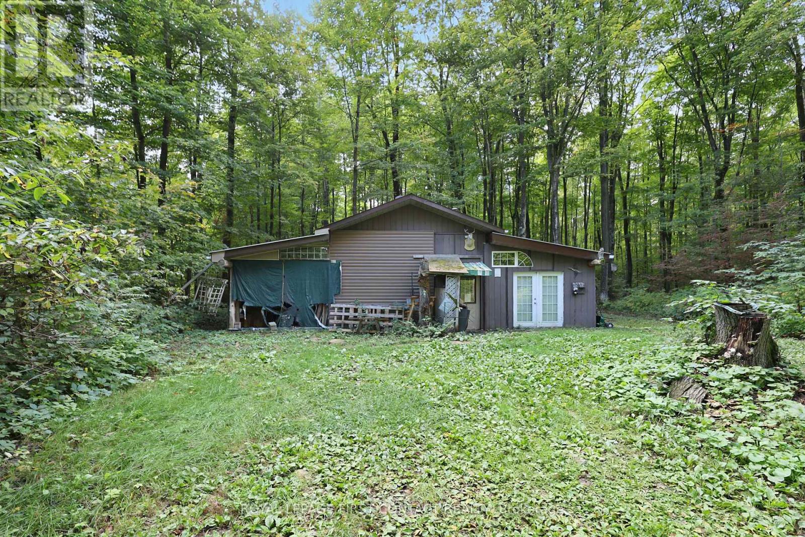 2442 Champlain Road Property Photo 10