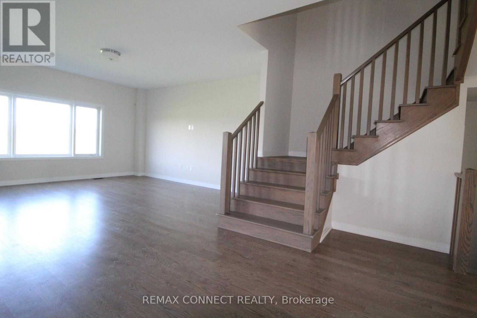 3715 Quayside Drive Property Photo 3