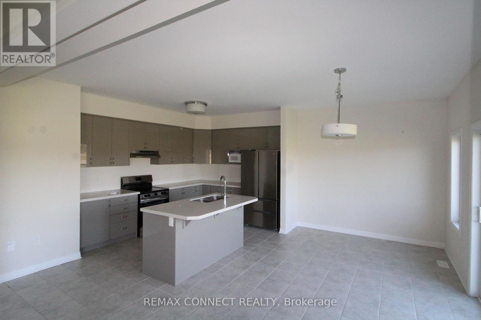 3715 Quayside Drive Property Photo 5