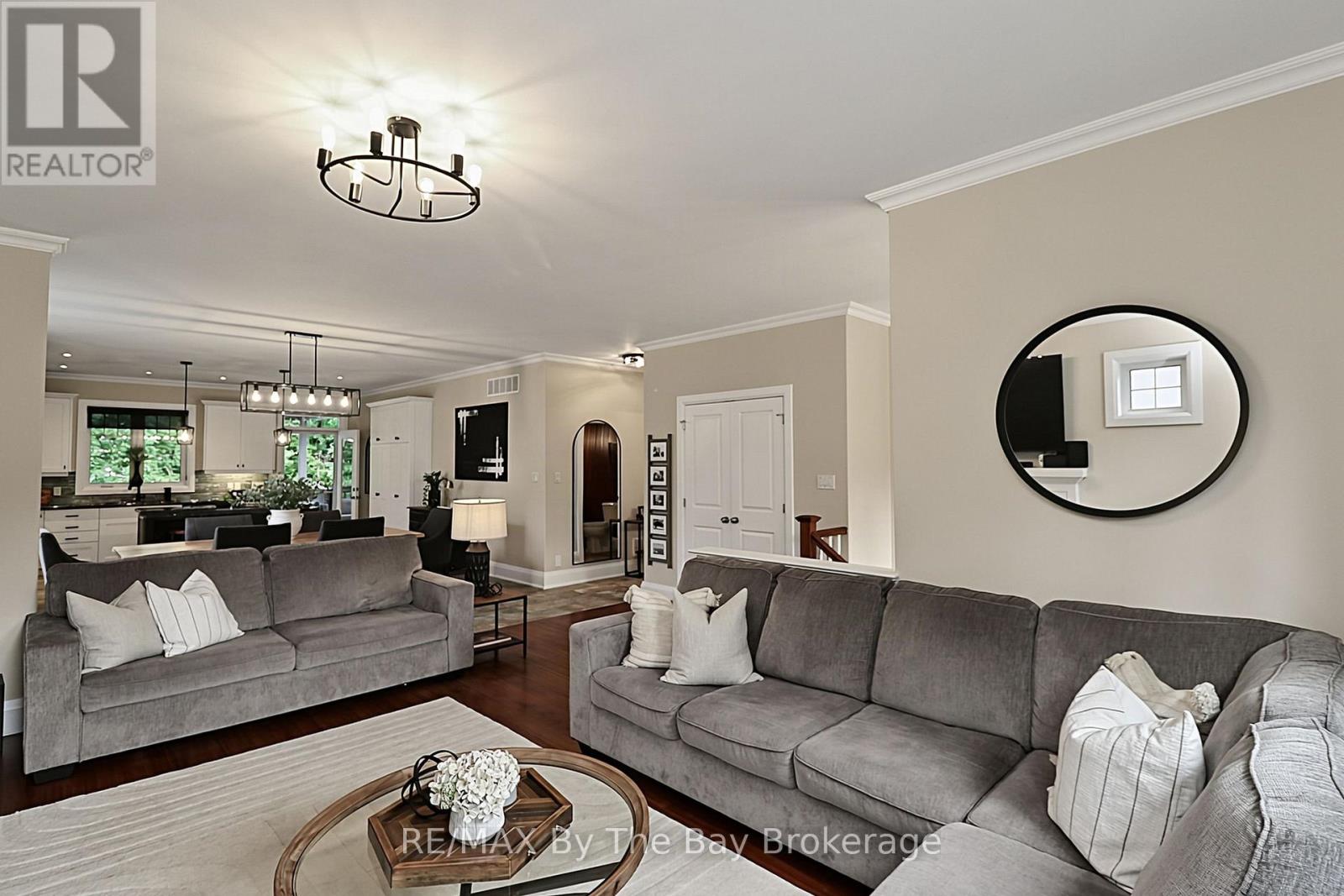 320 Birch Street Property Photo 8
