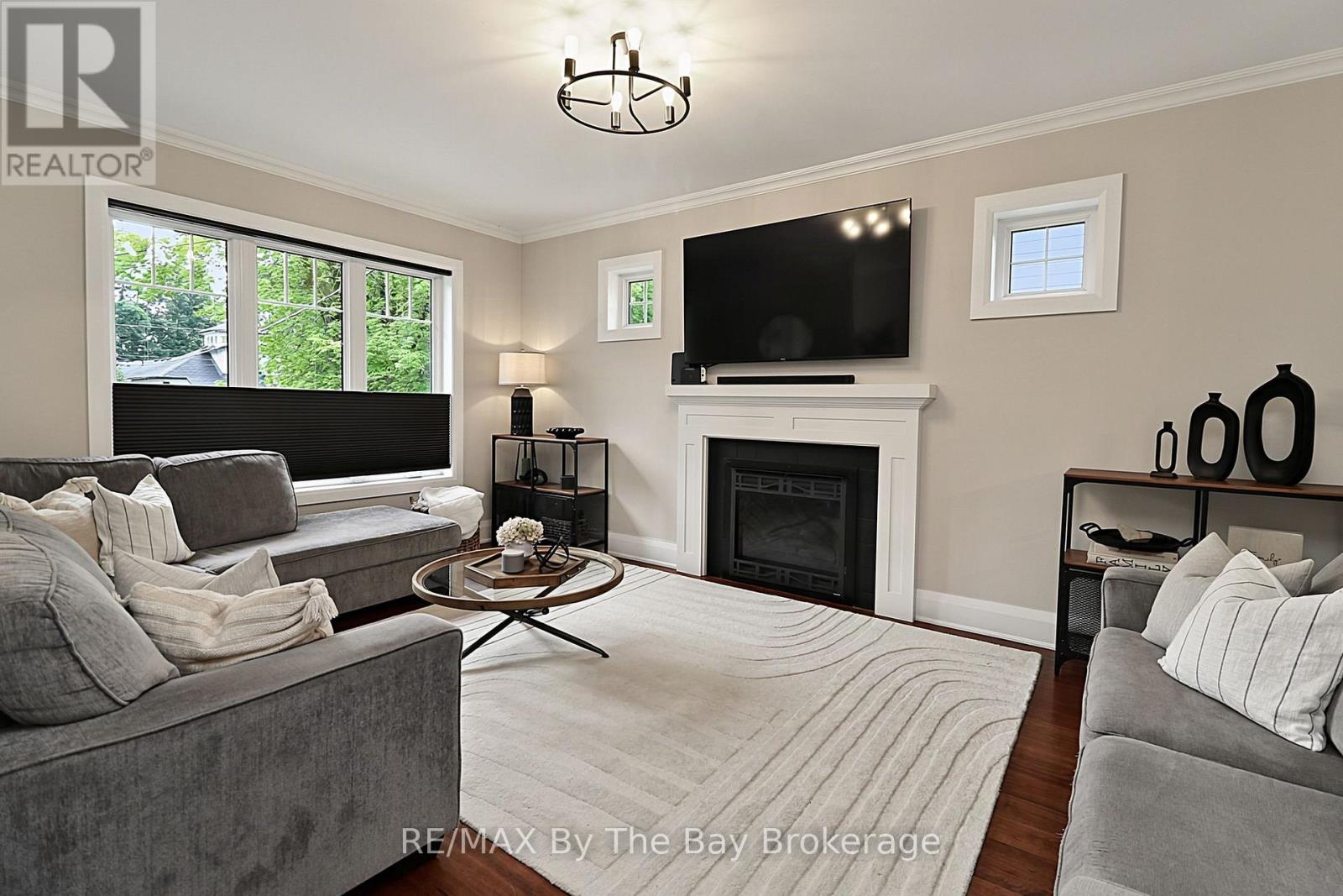 320 Birch Street Property Photo 9