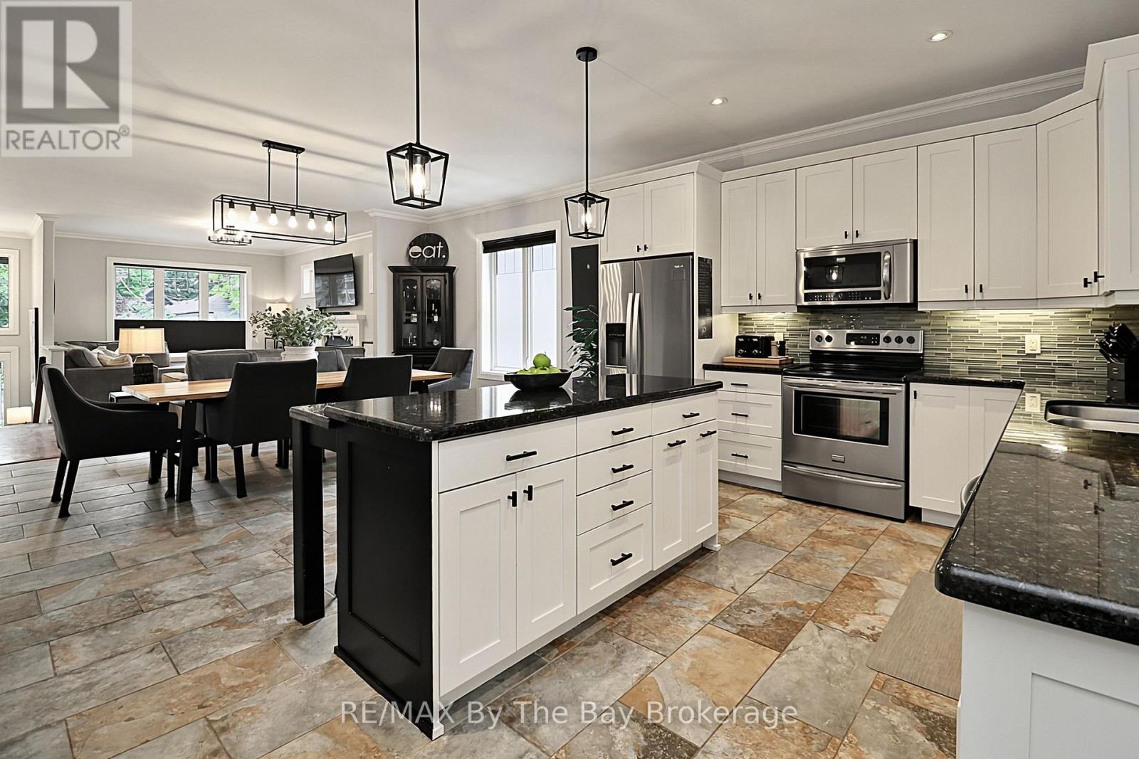320 Birch Street Property Photo 16