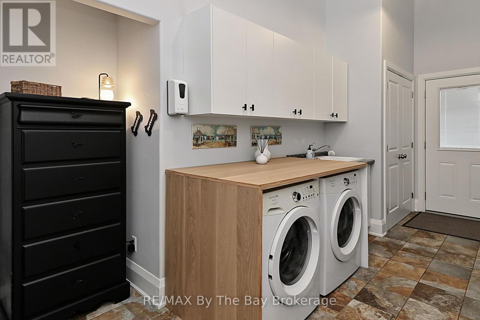 320 Birch Street Property Photo 19