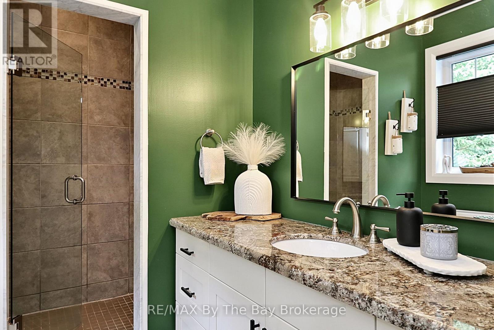 320 Birch Street Property Photo 23