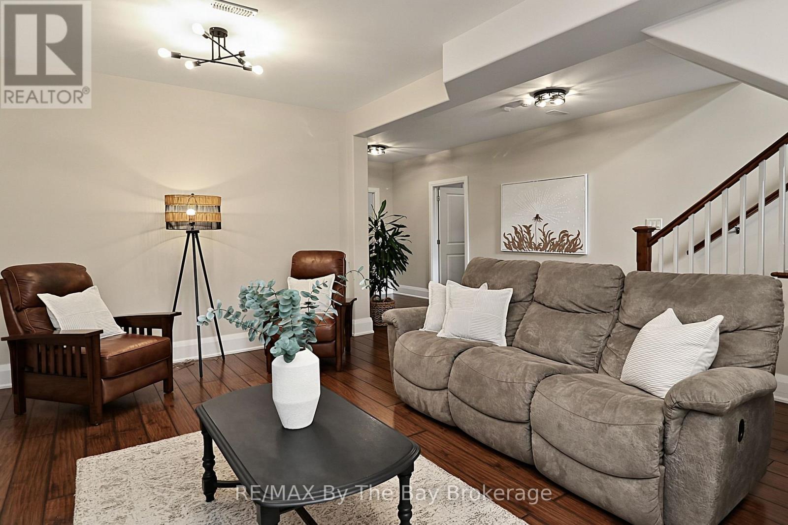 320 Birch Street Property Photo 28