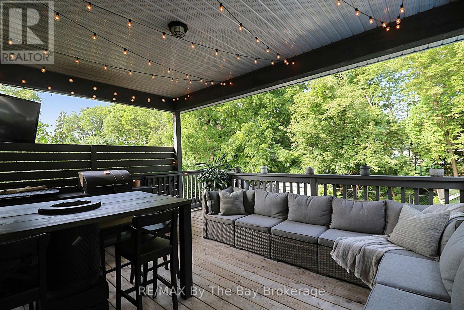 320 Birch Street Property Photo 34