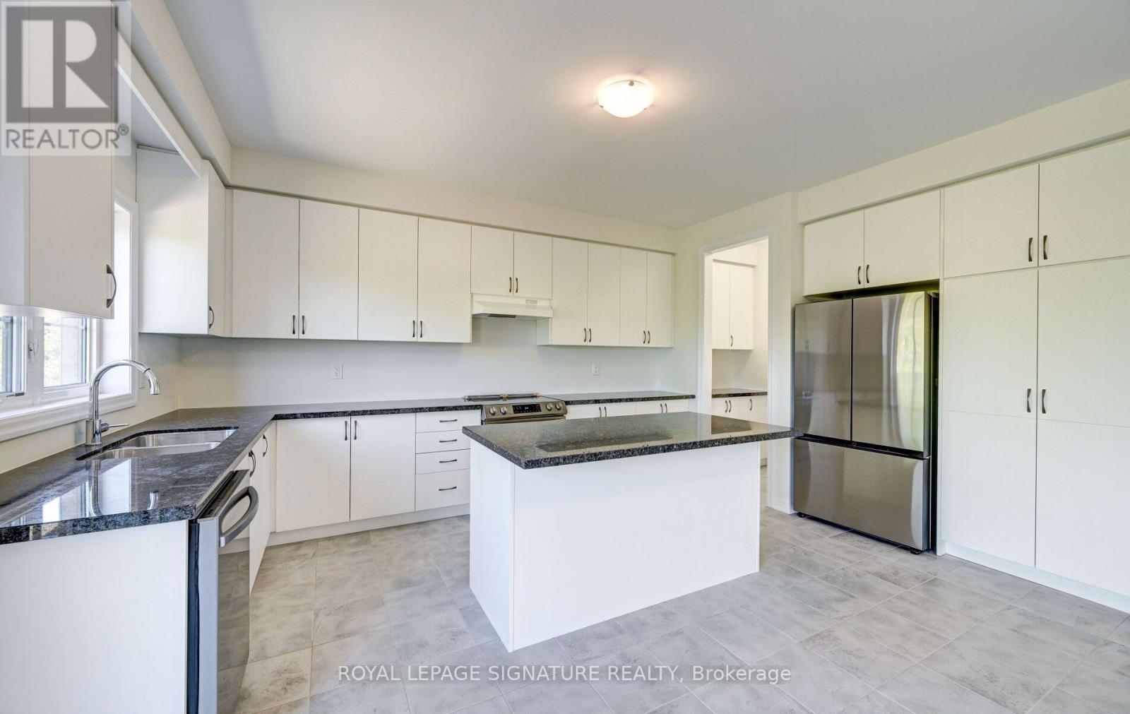205 Warden Street Property Photo 11