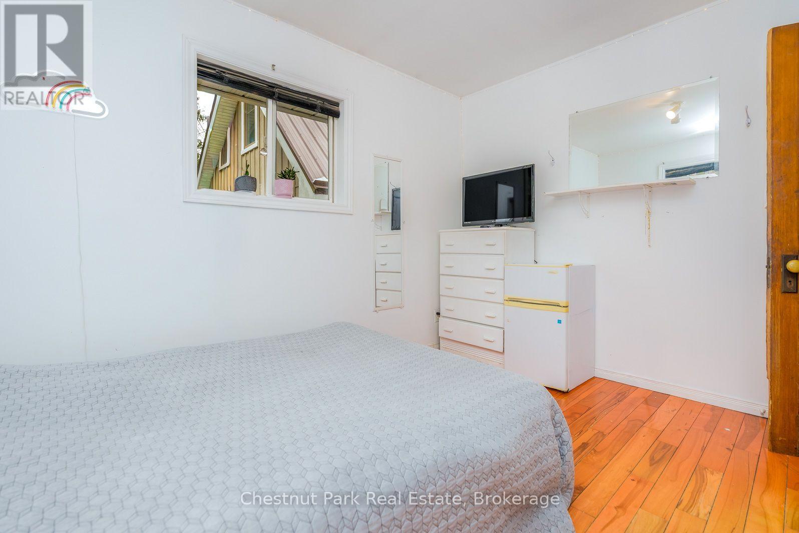 4 Parkside Avenue Property Photo 20