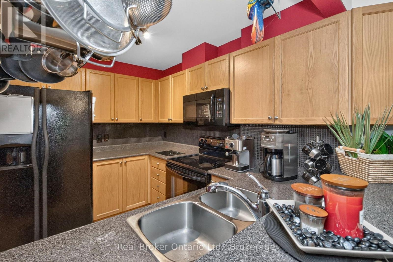 140 Southwinds Crescent Property Photo 13