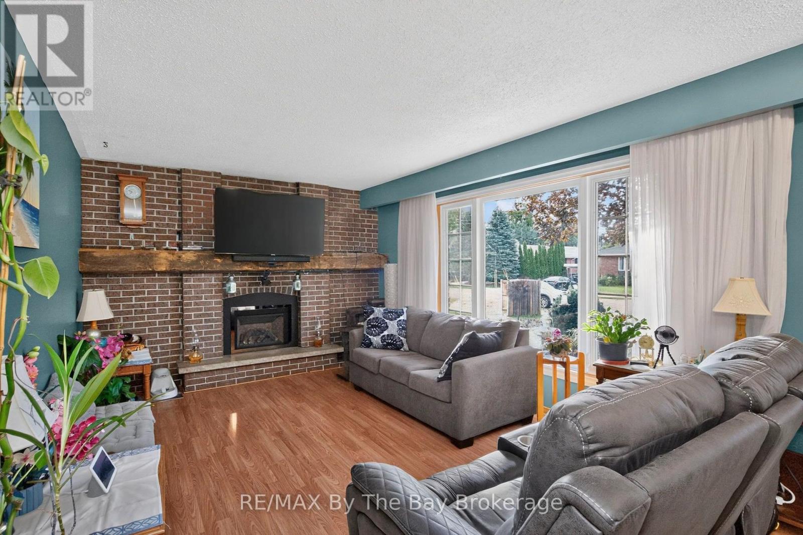439 Fifth Street Property Photo 6