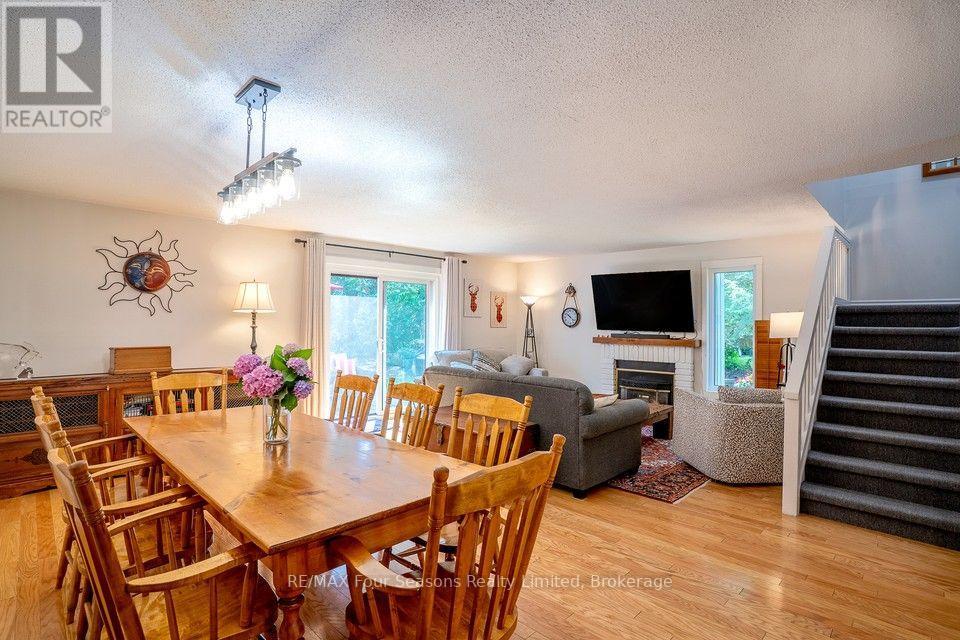 158 Escarpment Crescent Property Photo 10