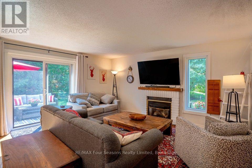 158 Escarpment Crescent Property Photo 11