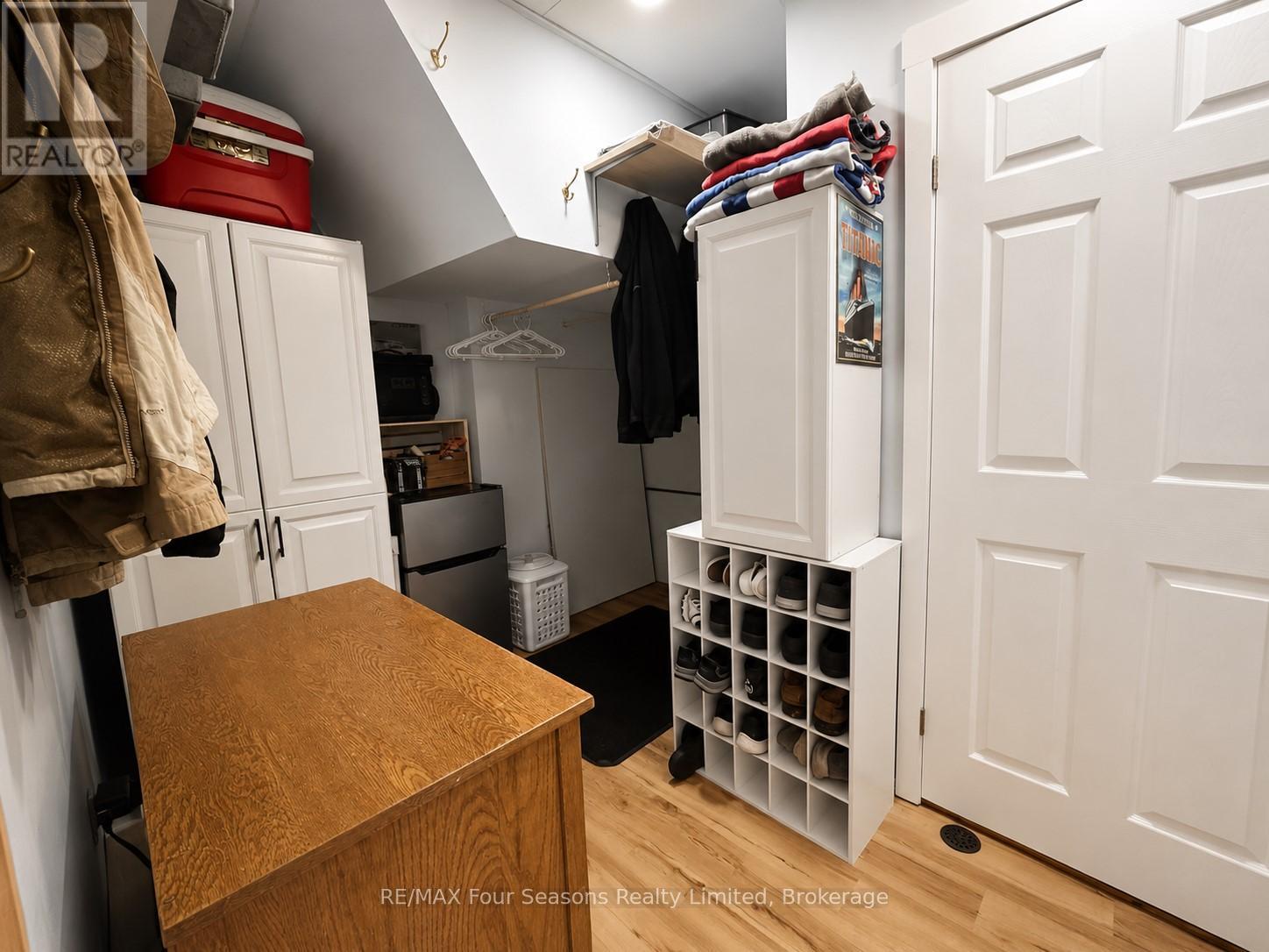 158 Escarpment Crescent Property Photo 20