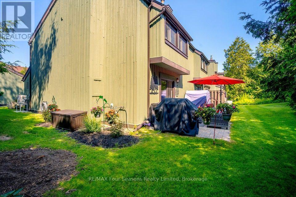 158 Escarpment Crescent Property Photo 21