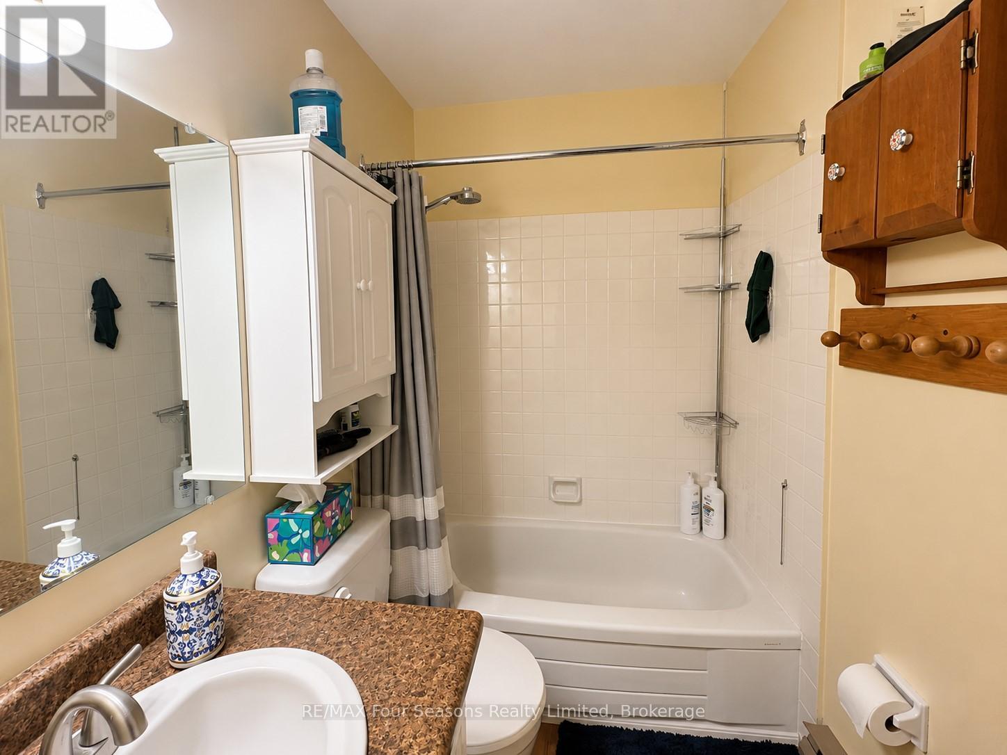 158 Escarpment Crescent Property Photo 24