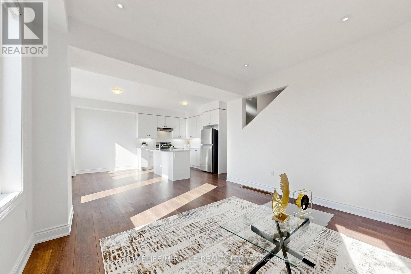 69 Season Crescent Property Photo 11