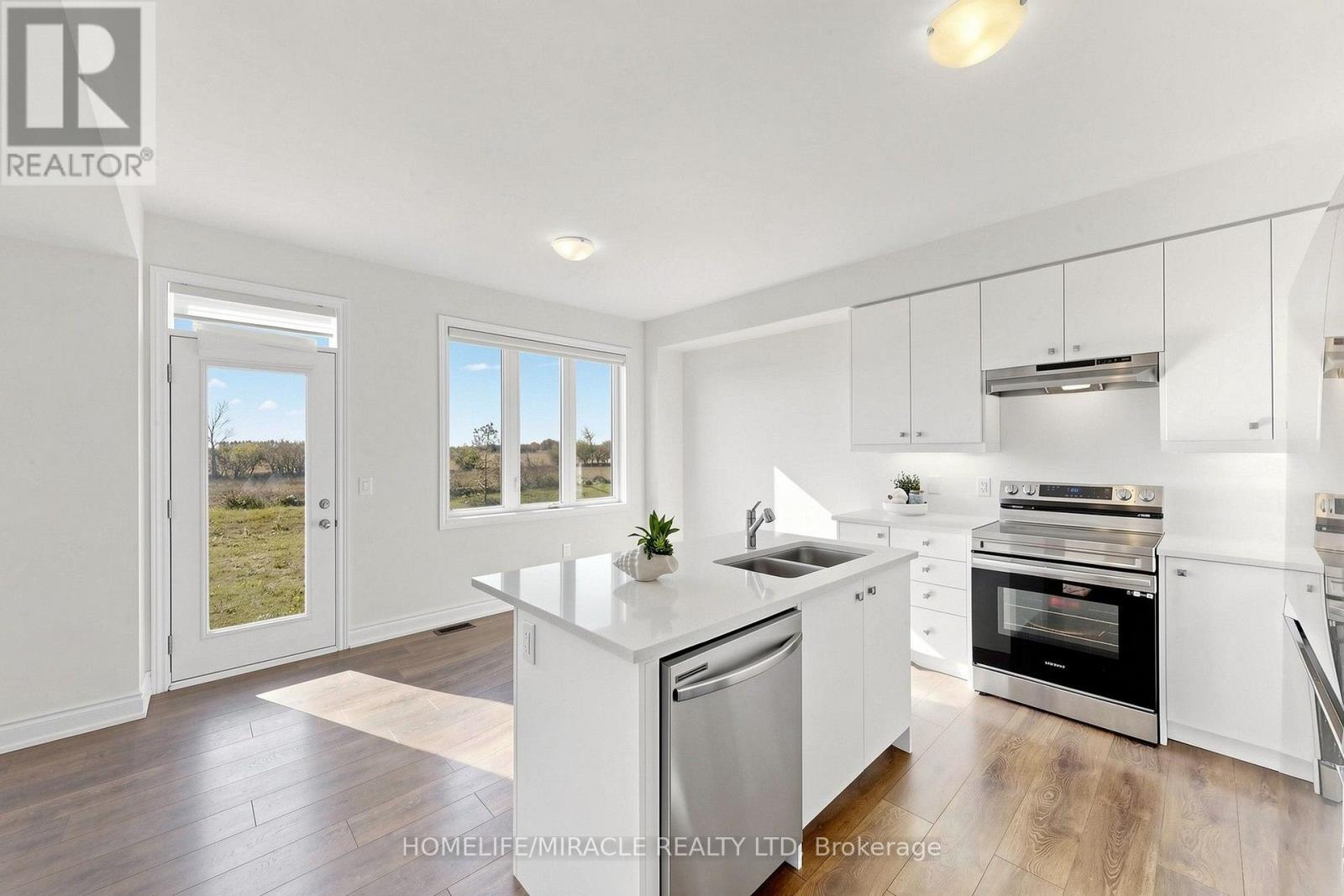 69 Season Crescent Property Photo 15
