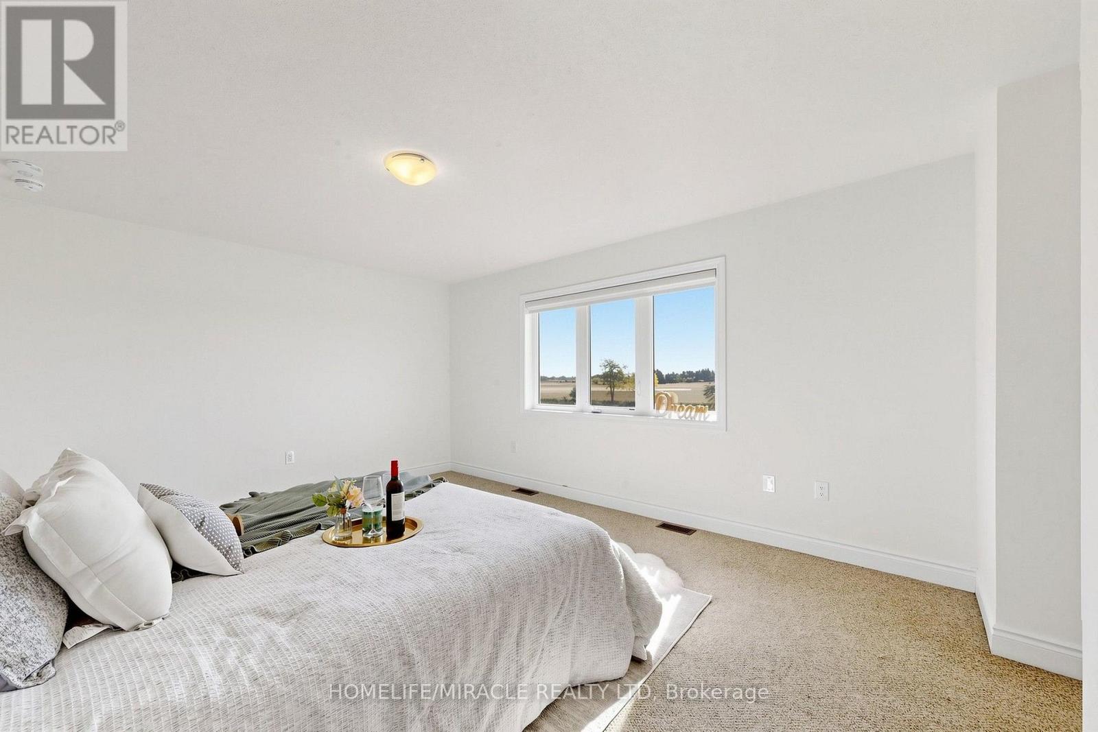 69 Season Crescent Property Photo 25