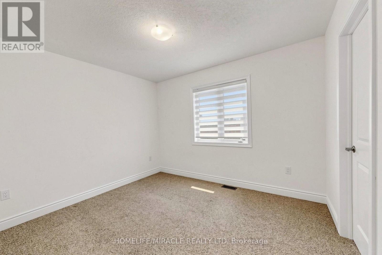 69 Season Crescent Property Photo 30