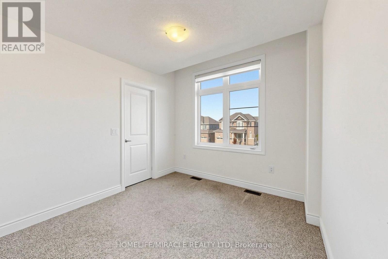69 Season Crescent Property Photo 34