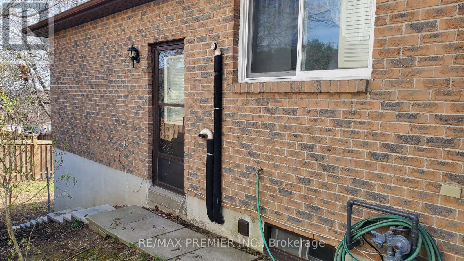 Bsmt - 77 Fox Run Property Photo 2