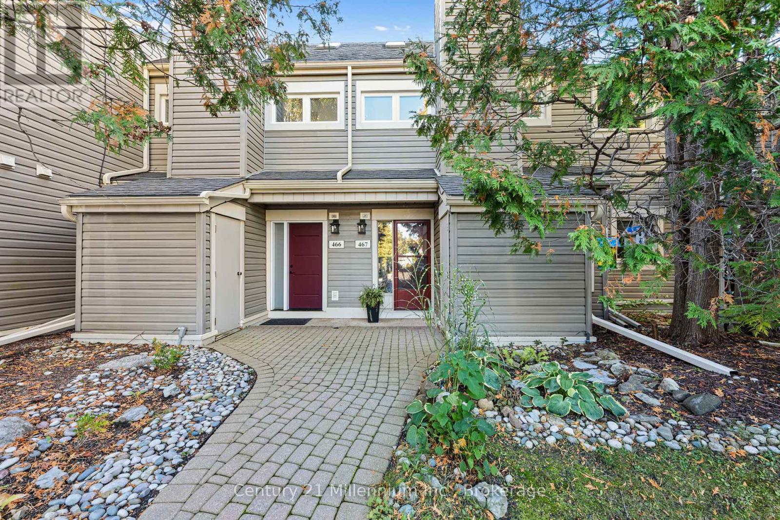 7 - 467 Oxbow Crescent Property Photo 1