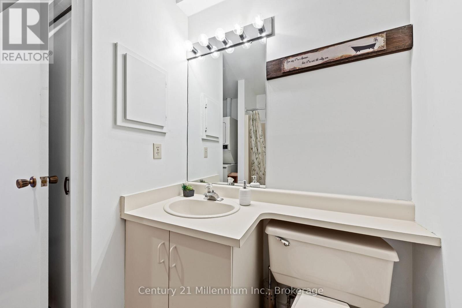 7 - 467 Oxbow Crescent Property Photo 25