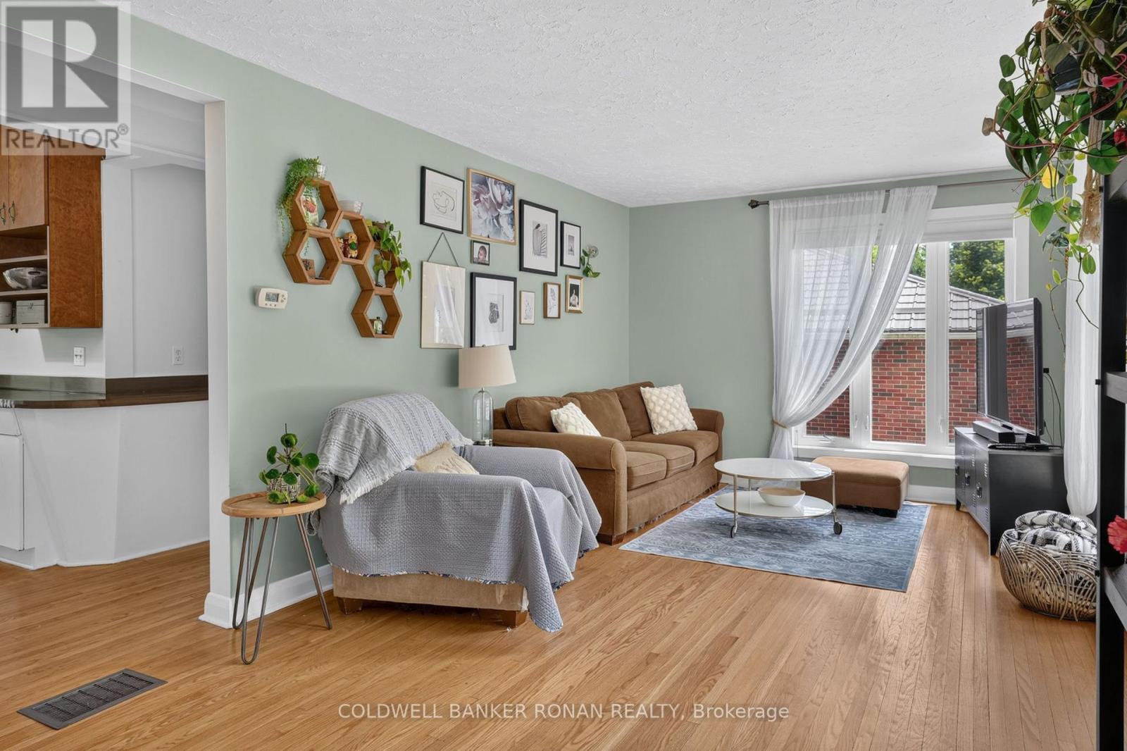 9 Vine Street Property Photo 8