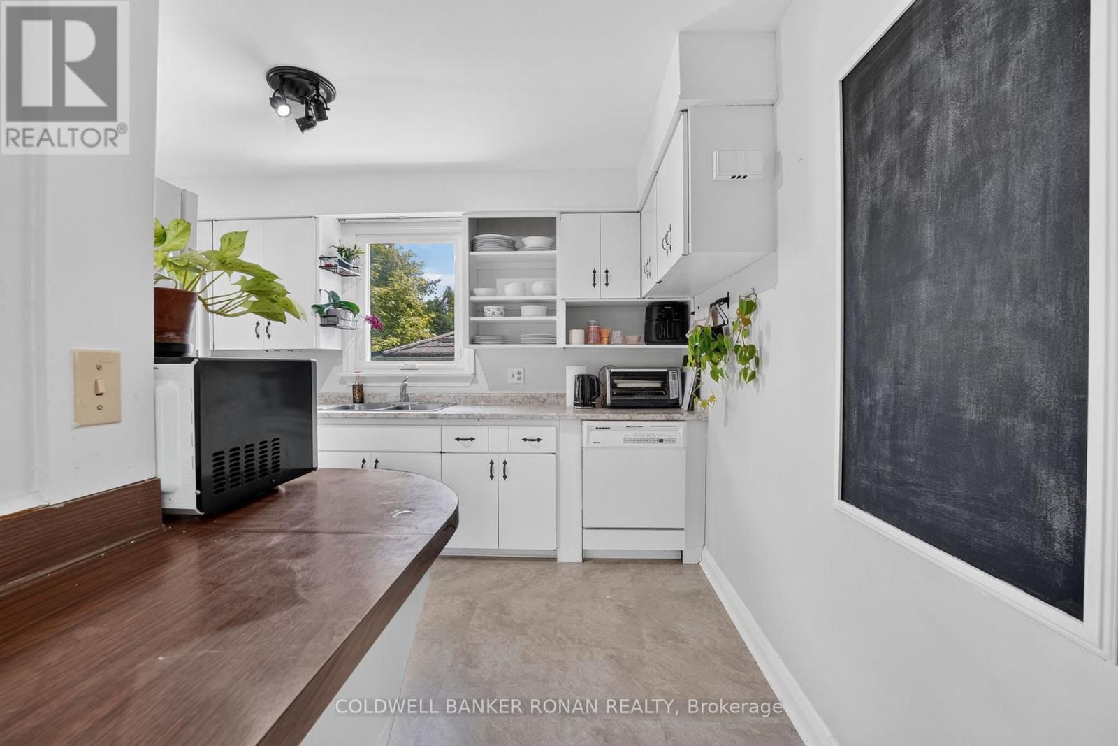 9 Vine Street Property Photo 18